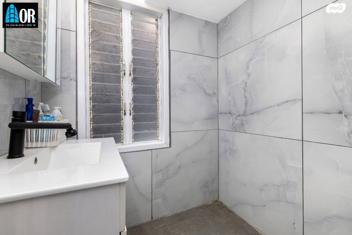 דירה, נתן ברניצקי, רמז, מערב ותיק, ראשון לציון