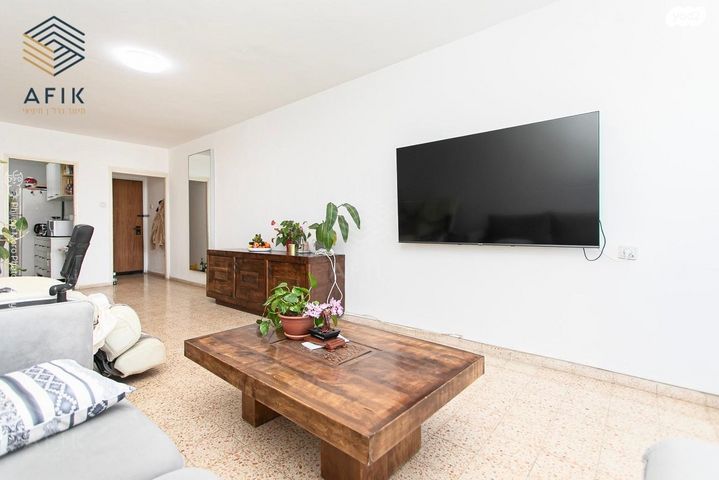 דירה, יהודה בורלא, רמות רמז, חיפה