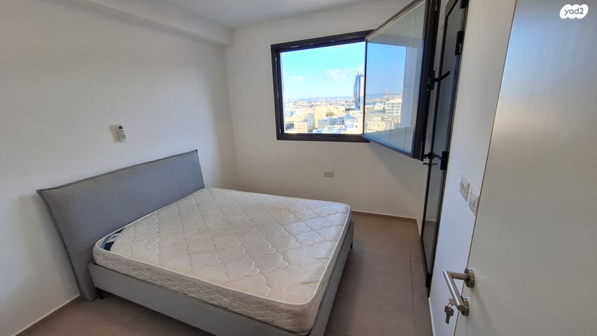 דירה, עין דור, שער פלמר, תחנת רכבת השמונה, חיפה