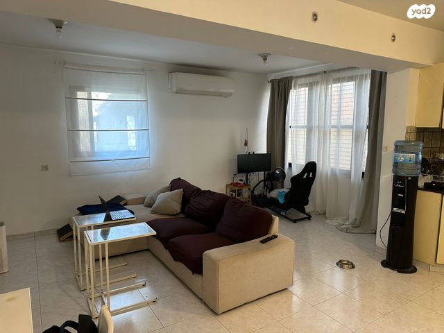 דירת גן, שיכוני מזרחי, כפר סבא