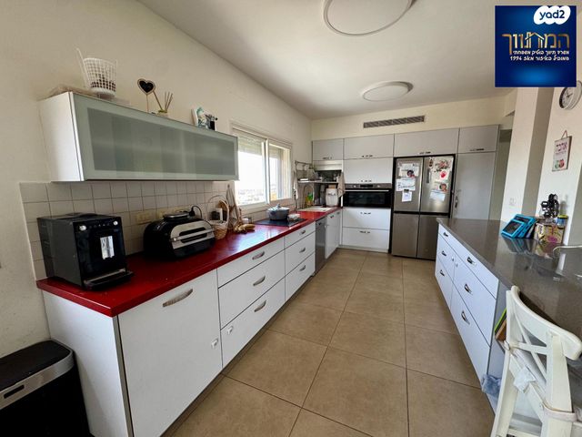 גג/ פנטהאוז, צור יצחק, צור יצחק