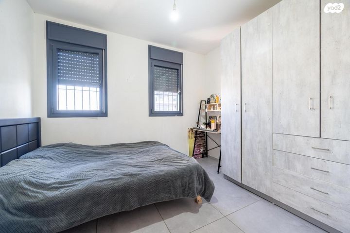 דירה, הרב ישעיהו משורר, הדר גנים, פתח תקווה