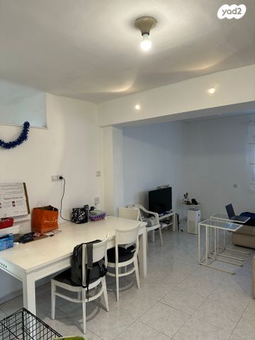 דירת גן, שיכוני מזרחי, כפר סבא