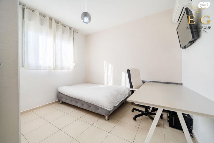 דירה, רחובות החדשה, רחובות