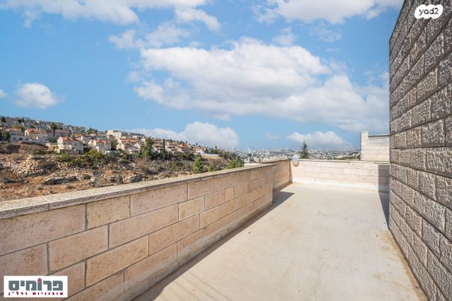 דו משפחתי, גילה, ירושלים