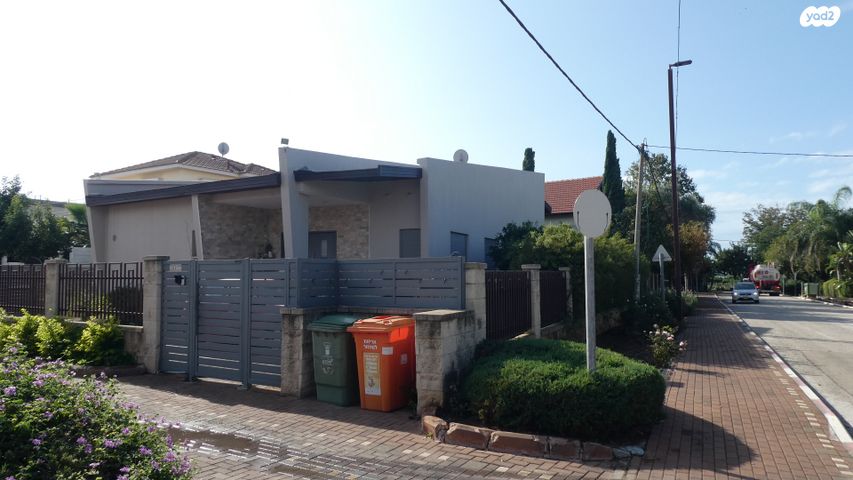 בית פרטי/ קוטג', שביל הרקפות, בן עמי, בן עמי