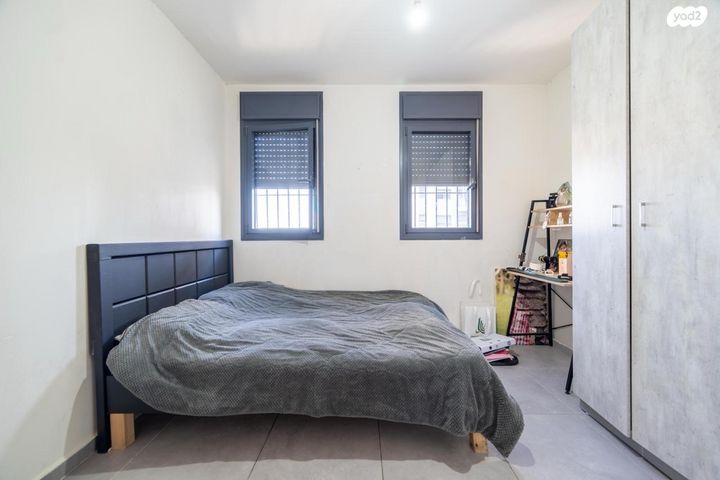 דירה, הרב ישעיהו משורר, הדר גנים, פתח תקווה