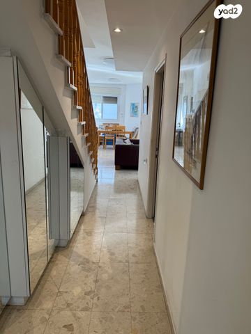 גג/ פנטהאוז, נאות אפקה א', תל אביב יפו