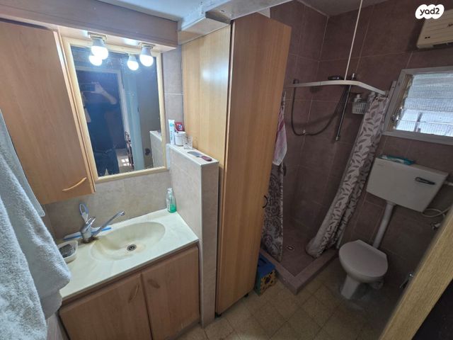 דירה, יציאת אירופה תש"ז 5, קרית שפרינצק, חיפה