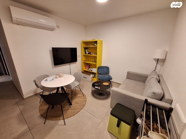 דירה, עין דור, שער פלמר, תחנת רכבת השמונה, חיפה