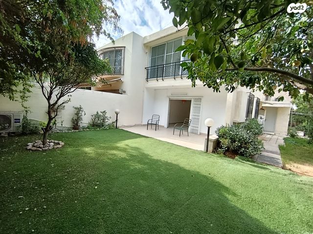 דו משפחתי, השלושים ושלושה 13, רמת חן, רמת גן