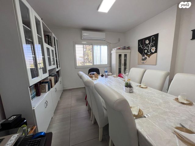 גג/ פנטהאוז, שכונה ותיקה - מרכז העיר, מעלות תרשיחא