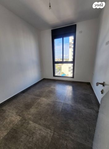 דירה, ראול ולנברג 33, רמת החייל, תל אביב יפו