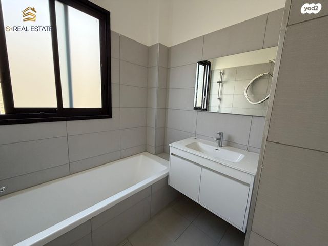 דירה, המגרסה, מבשרת ציון