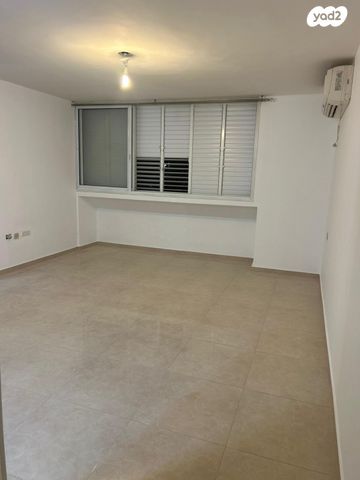 דירה, שדרות פנחס לבון, קרית נורדאו, נתניה