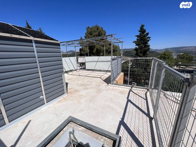 גג/ פנטהאוז, שכונה ותיקה - מרכז העיר, מעלות תרשיחא