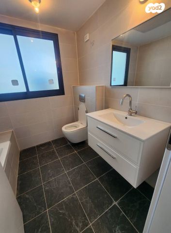 דירה, ראול ולנברג 33, רמת החייל, תל אביב יפו