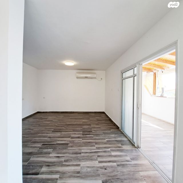 דירה, האלונים, יקנעם עילית