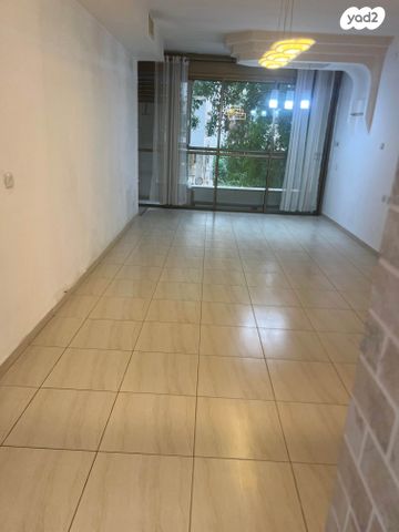 דירה, רעננה