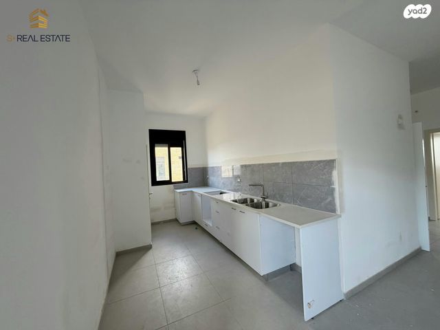 דירה, המגרסה, מבשרת ציון