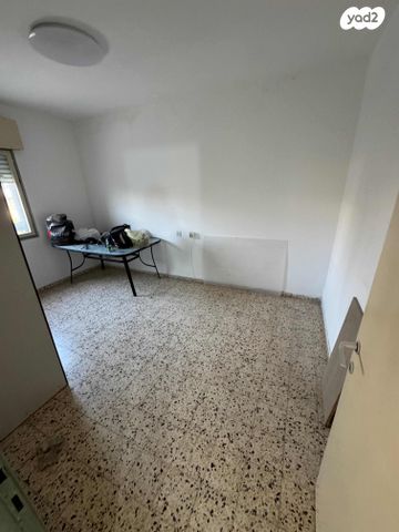 דירה, יצחק שדה, נאות אשכול, שדרות