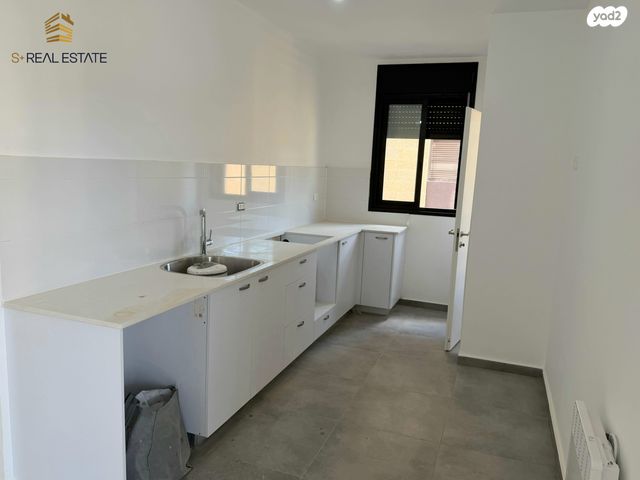 דירה, המגרסה, מבשרת ציון