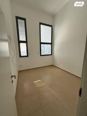 גג/ פנטהאוז, שכונת גפן, רמת גן