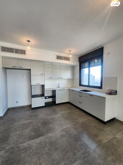 דירה, ראול ולנברג 33, רמת החייל, תל אביב יפו