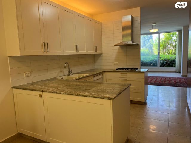 דירה, גבעת חנניה, אבו תור, ירושלים