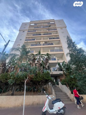 דירה, פנחס רוטנברג 86, נווה יהושע, ערמונים, רמת גן