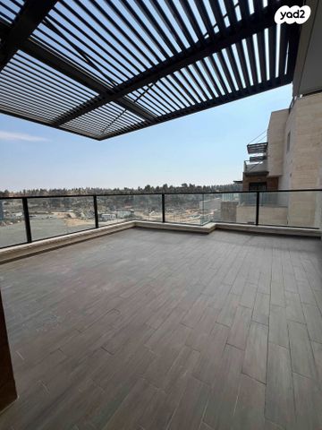 גג/ פנטהאוז, רותם, המגרסה, מבשרת ציון