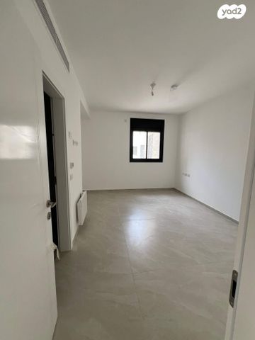 דירה, רותם, המגרסה, מבשרת ציון