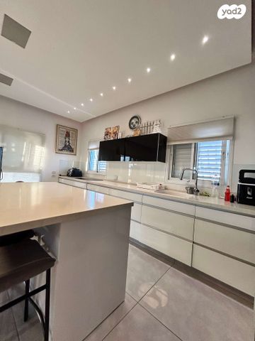 גג/ פנטהאוז, הנביאים, הנביאים, בת ים