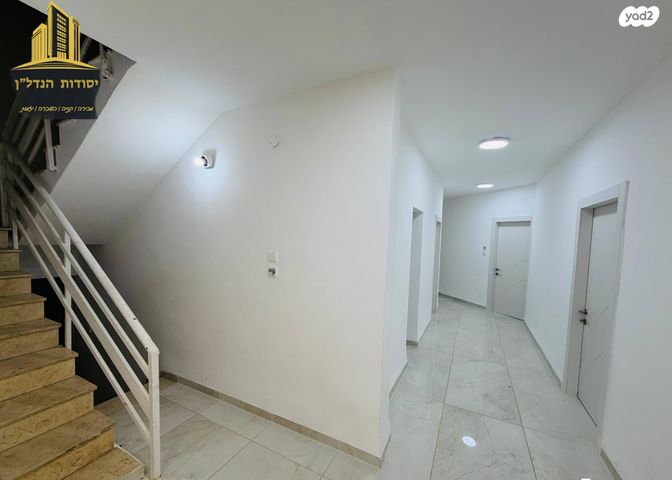 גג/ פנטהאוז, הצבעוני, מגדל, מגדל