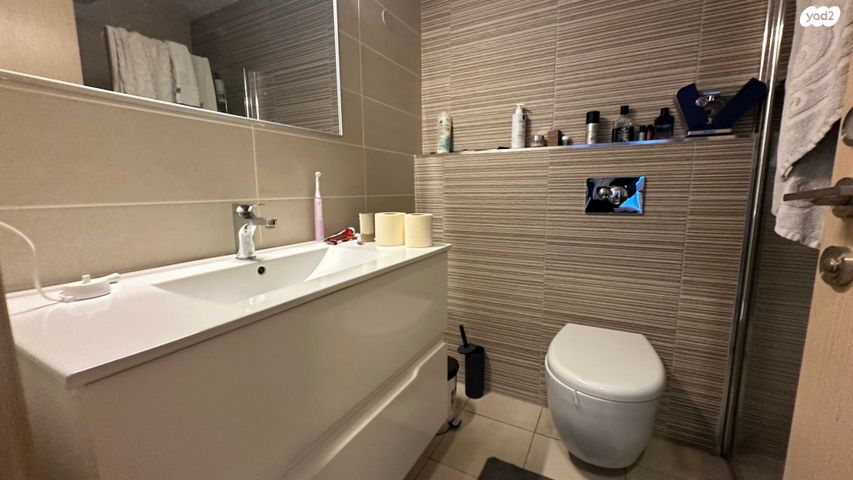 דירה, גרציאני יצחק, גני שרונה, קרית הממשלה, תל אביב יפו