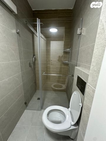 דירת גן, גוש עציון, תל אביב יפו