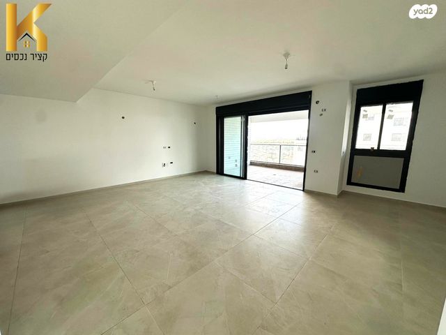 דירה, יונה וולך, גרין פארק החדשה, הוד השרון