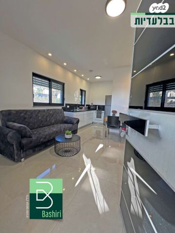 דירה, יוסף טרומפלדור, קרית שמונה