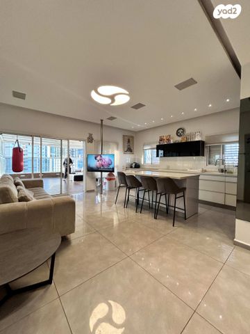 גג/ פנטהאוז, הנביאים, הנביאים, בת ים