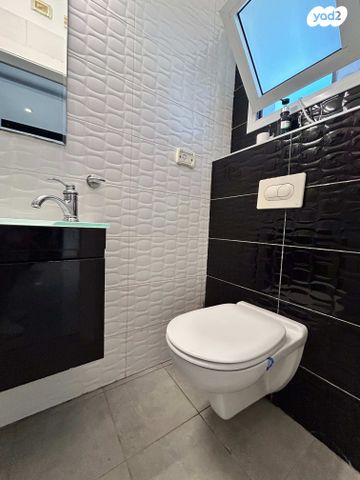 גג/ פנטהאוז, הנביאים, הנביאים, בת ים