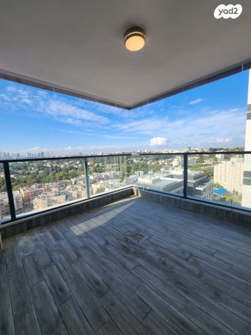 דירה, ראול ולנברג 33, רמת החייל, תל אביב יפו