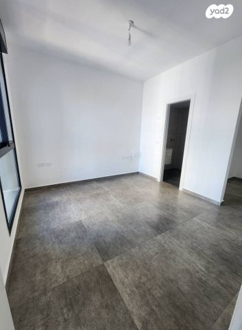 דירה, ראול ולנברג 33, רמת החייל, תל אביב יפו