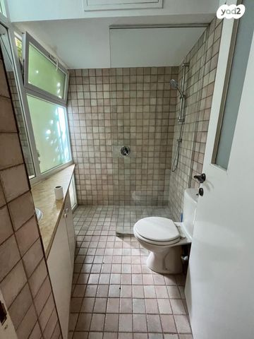 דירה, גבעת חנניה, אבו תור, ירושלים