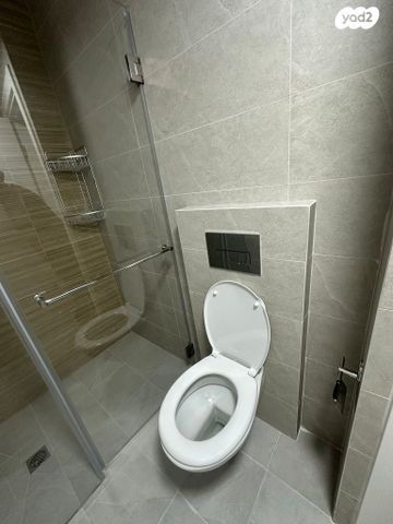 דירת גן, גוש עציון, תל אביב יפו