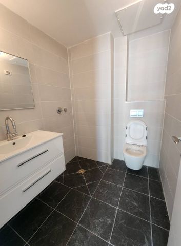 דירה, ראול ולנברג 33, רמת החייל, תל אביב יפו