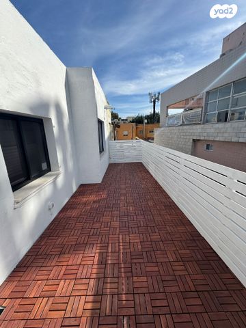 דירה, שדרות טרומפלדור, זיו, חיפה