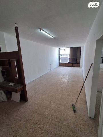 שדרות העצמאות 62