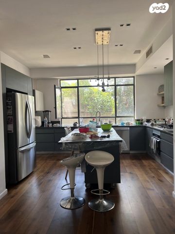 בית פרטי/ קוטג', רמב"ם, מרכז דרום, רעננה