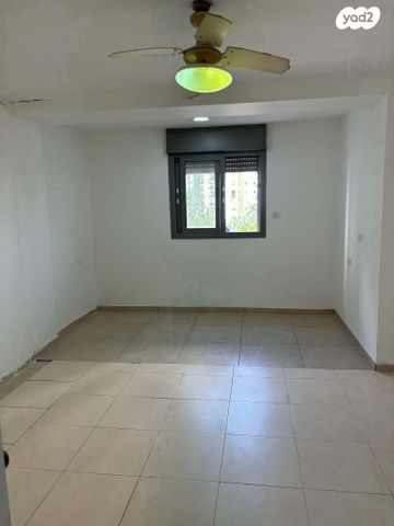 דירה, הכלנית 11, המרכז, קרית אונו