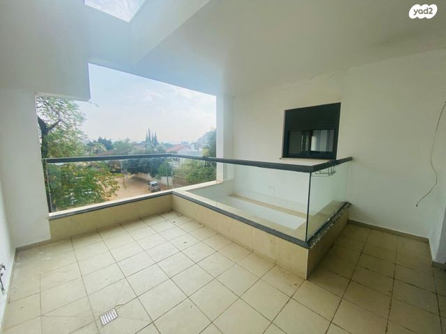 דירה, הצנחנים, מגדיאל, הוד השרון